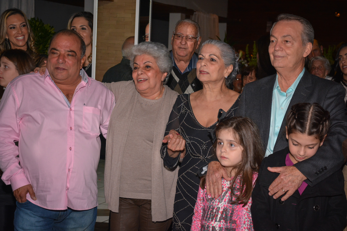 todos curtem o show dos trovadores urbano no Buffet Estação Club, Moema, São Paulo, SP