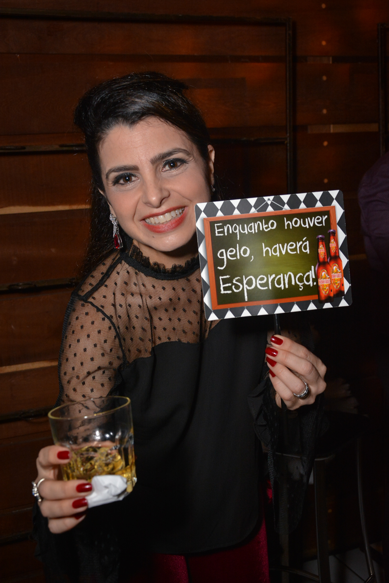 Nora também curte a festa no Buffet Estação Club, Moema, São Paulo, SP