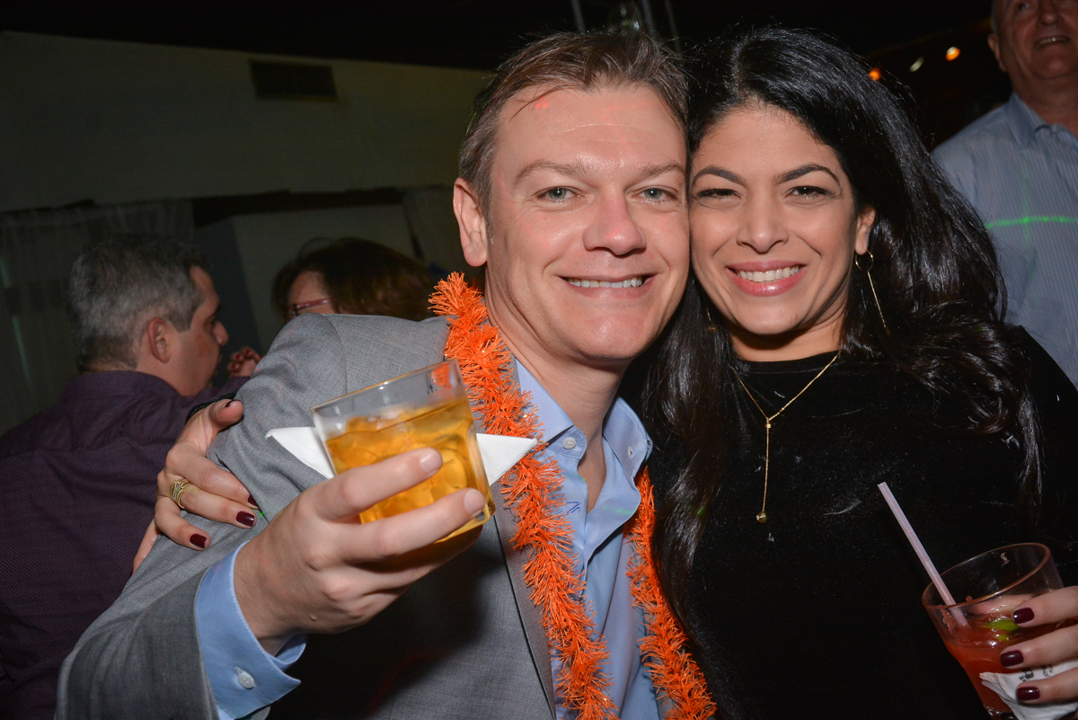 os filhos curtem a festa no Buffet Estação Club, Moema, São Paulo, SP