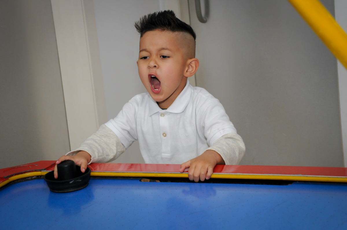 comemorando gol no Buffet Comics, Morumbi, São Paulo, SP, aniversario de Giovanna 1 aninho, tema da festa, minie rosa