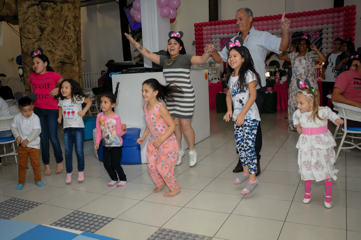 hora da balada no Buffet Comics, Morumbi, São Paulo, SP, aniversario de Giovanna 1 aninho, tema da festa, minie rosa