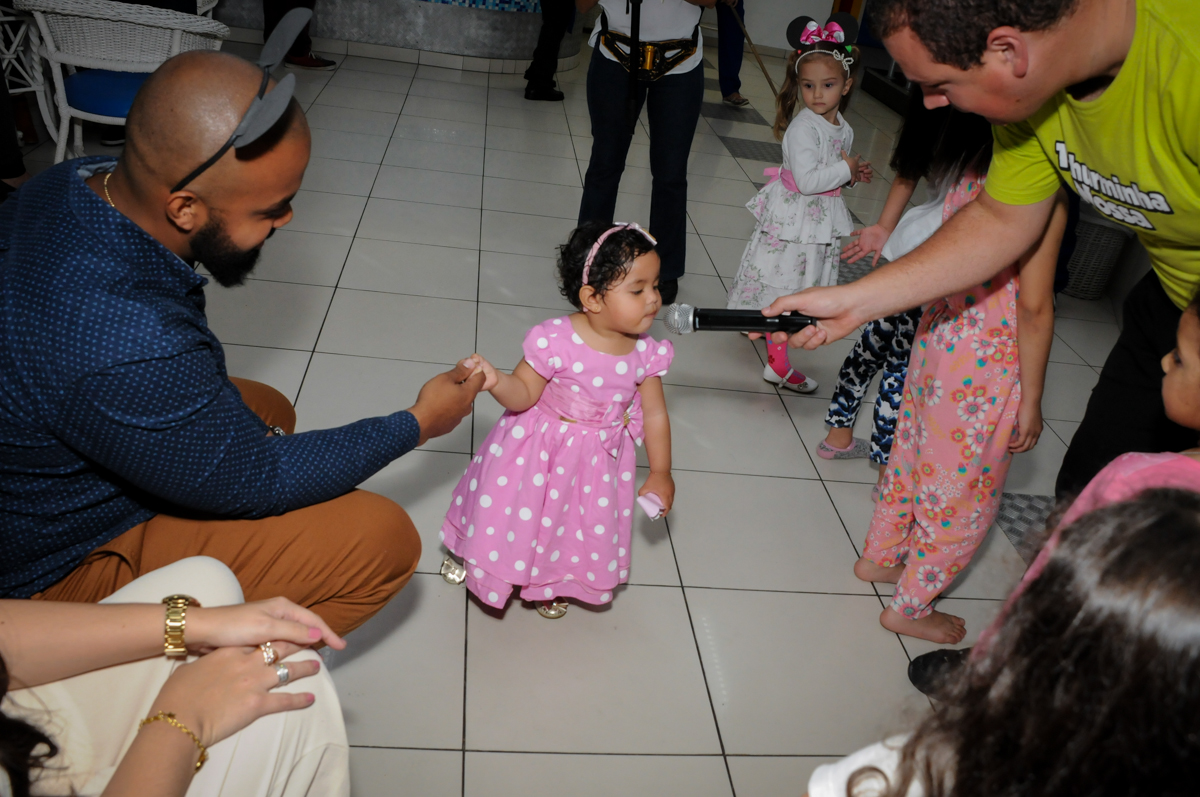 aniversariante da entrevista no Buffet Comics, Morumbi, São Paulo, SP, aniversario de Giovanna 1 aninho, tema da festa, minie rosa
