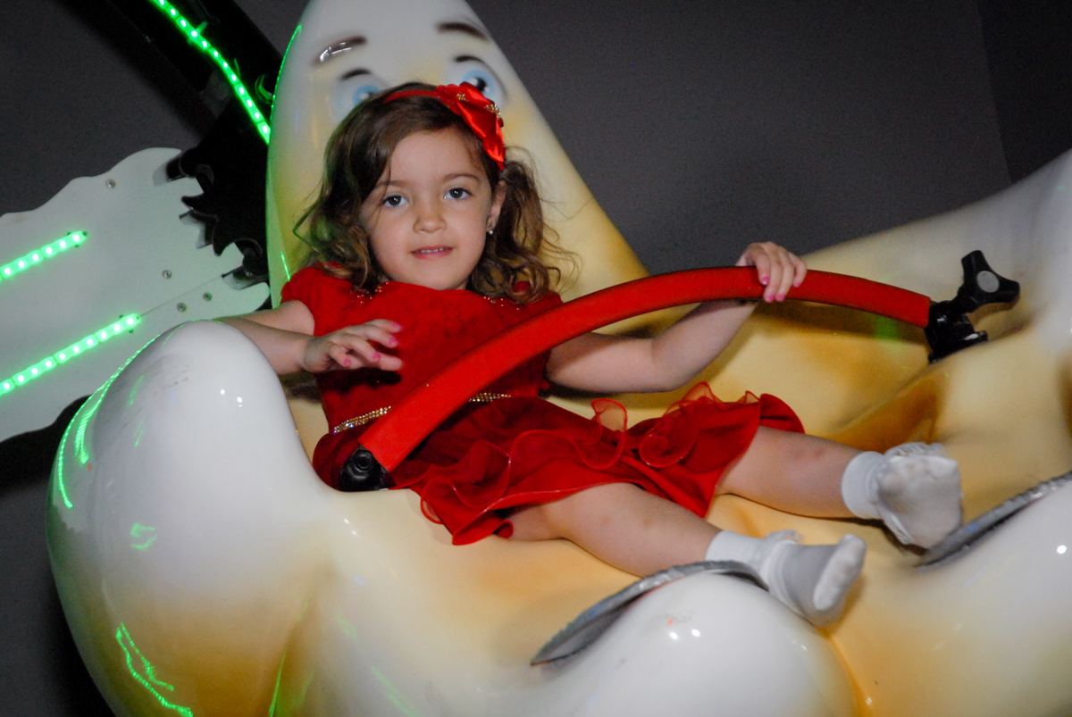 carrossel divertido no Buffet Planeta Prime, Alphaville, São Paulo, aniversário de Rafael 10 anos, tema da festa The Flash