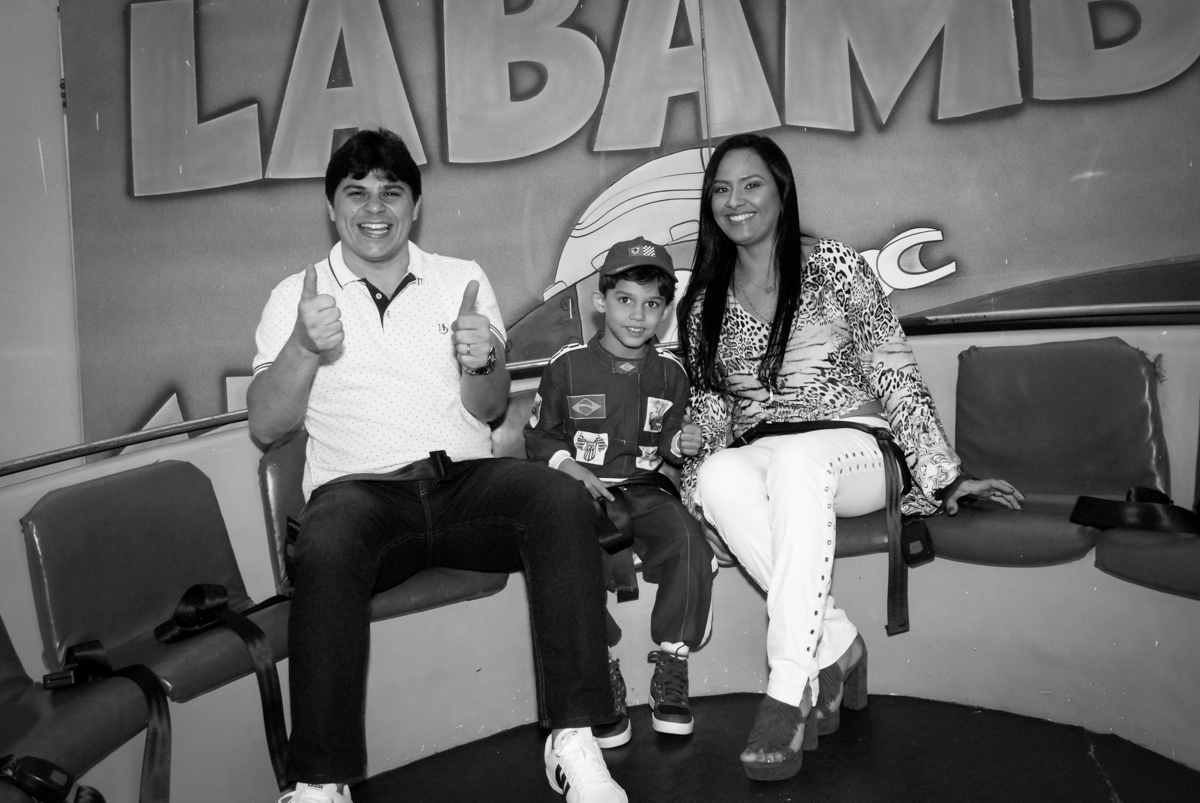 família brinca no labamba no Buffet Fábrica da Alegria Morumbi, São Paulo, aniversario de Guilherme 6 anos, tema da festa carros