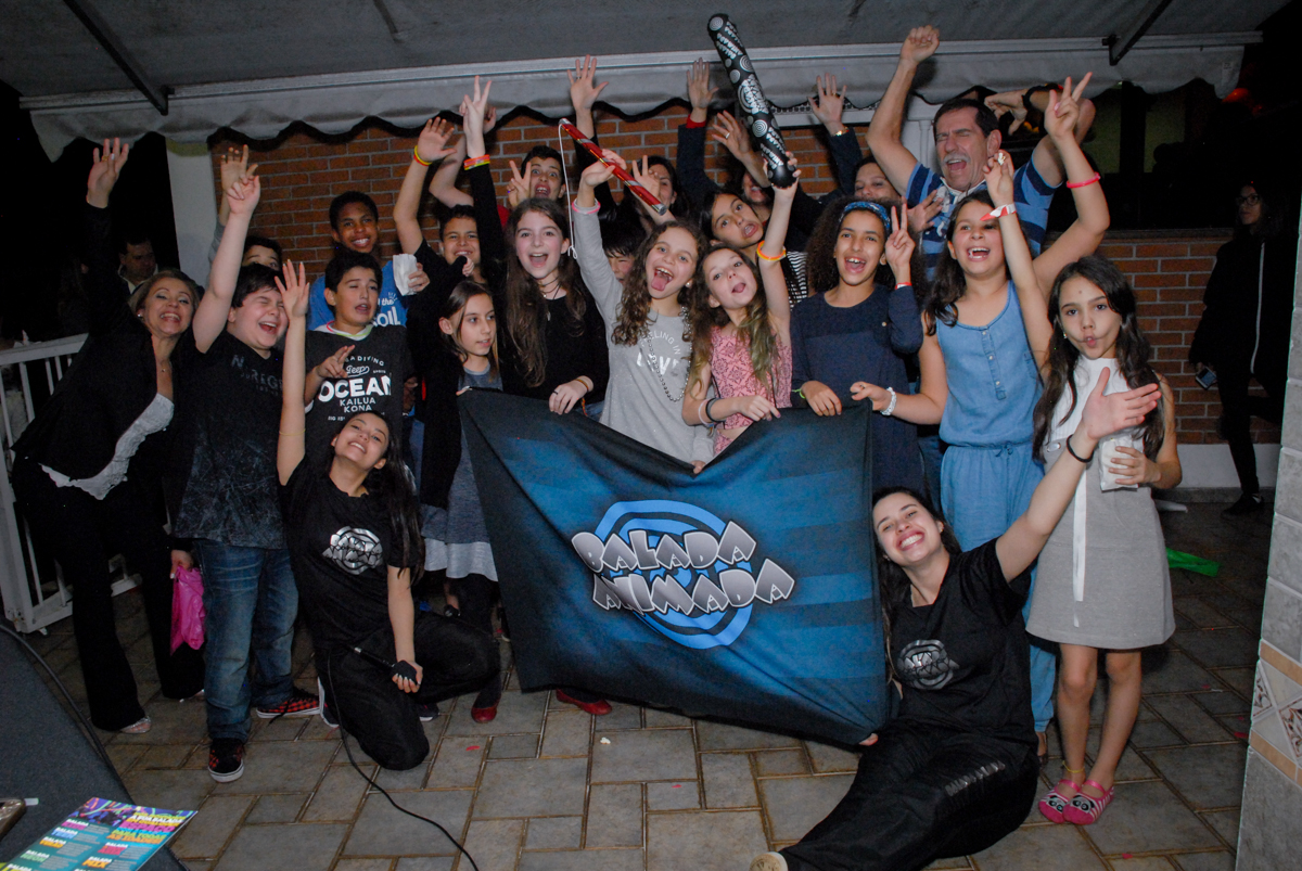 fotografia com as amigas no condominio alto de pinheiros aniversário de Gabriella 10 anos tema da festa Hollyood