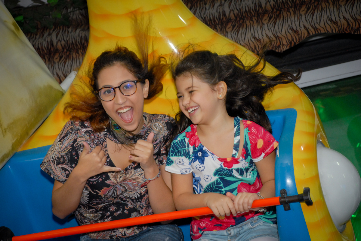 brincando no barco Vi