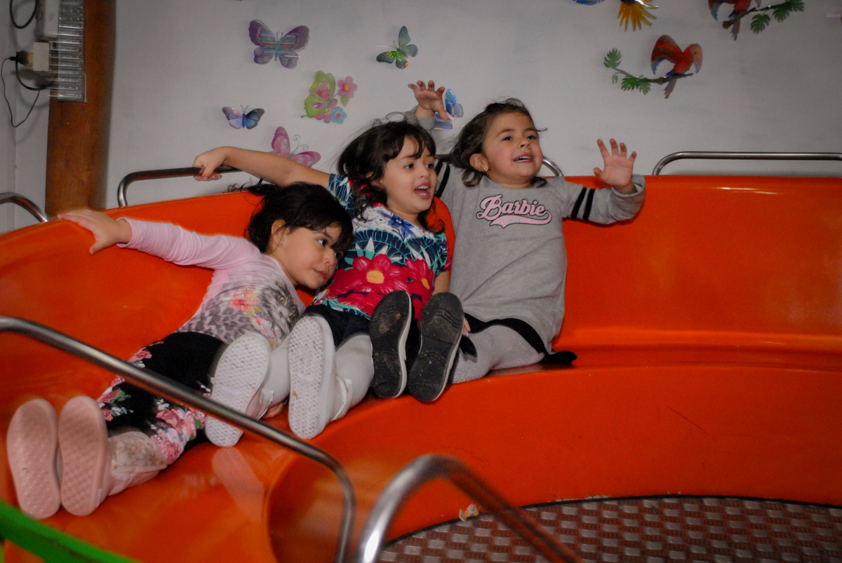 todos se divertem no labamba no Buffet Espaço Zumba , Saude, São Paulo, aniversário de Katharina 7 anos e Valenthina 5, tema da festa Moana