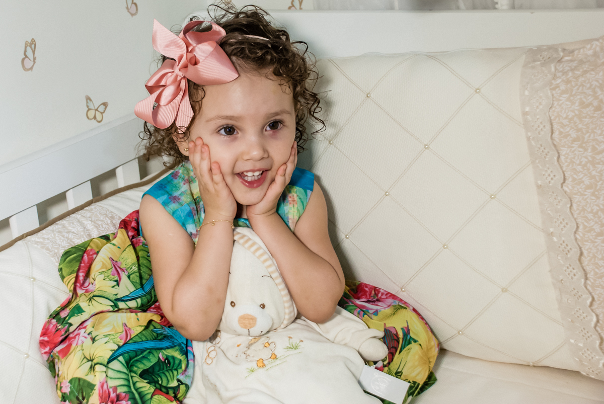 pose de princesa para fotografia no ensaio familia carapicuiba, são paulo, sp
