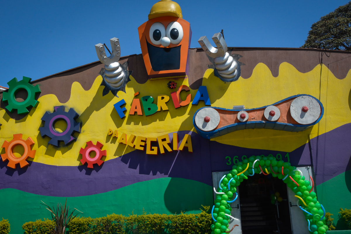 Buffet Fábrica da Alegria Osasco São Paulo, aniversário de Rafael 8 anos tema da festa mini craft