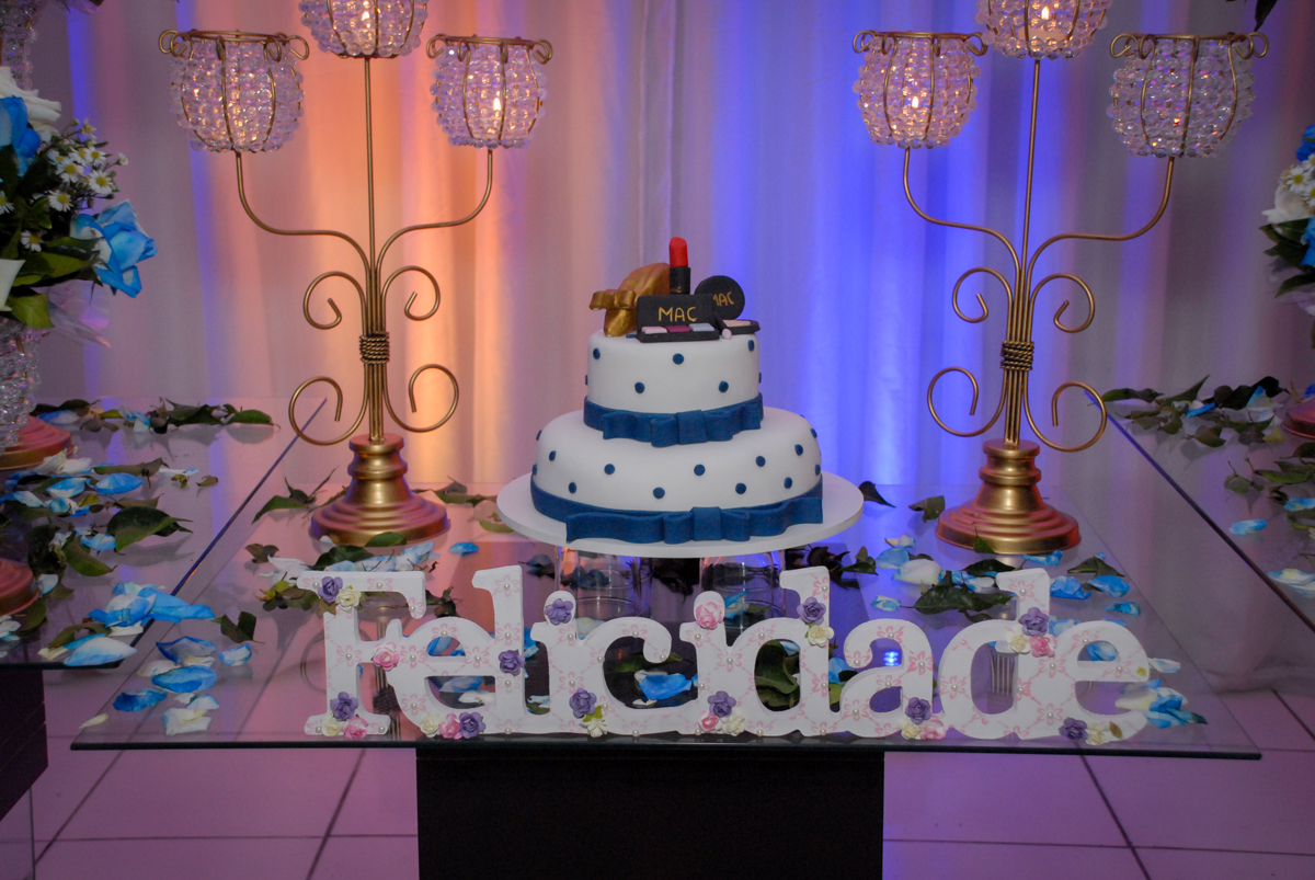 detalhe da decoração no buffet estrela dourada, vila sonia, sao paulo, aniversario de yone
