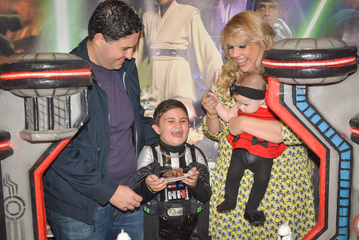 quem vai ganhar o primeiro pedaço de bolo