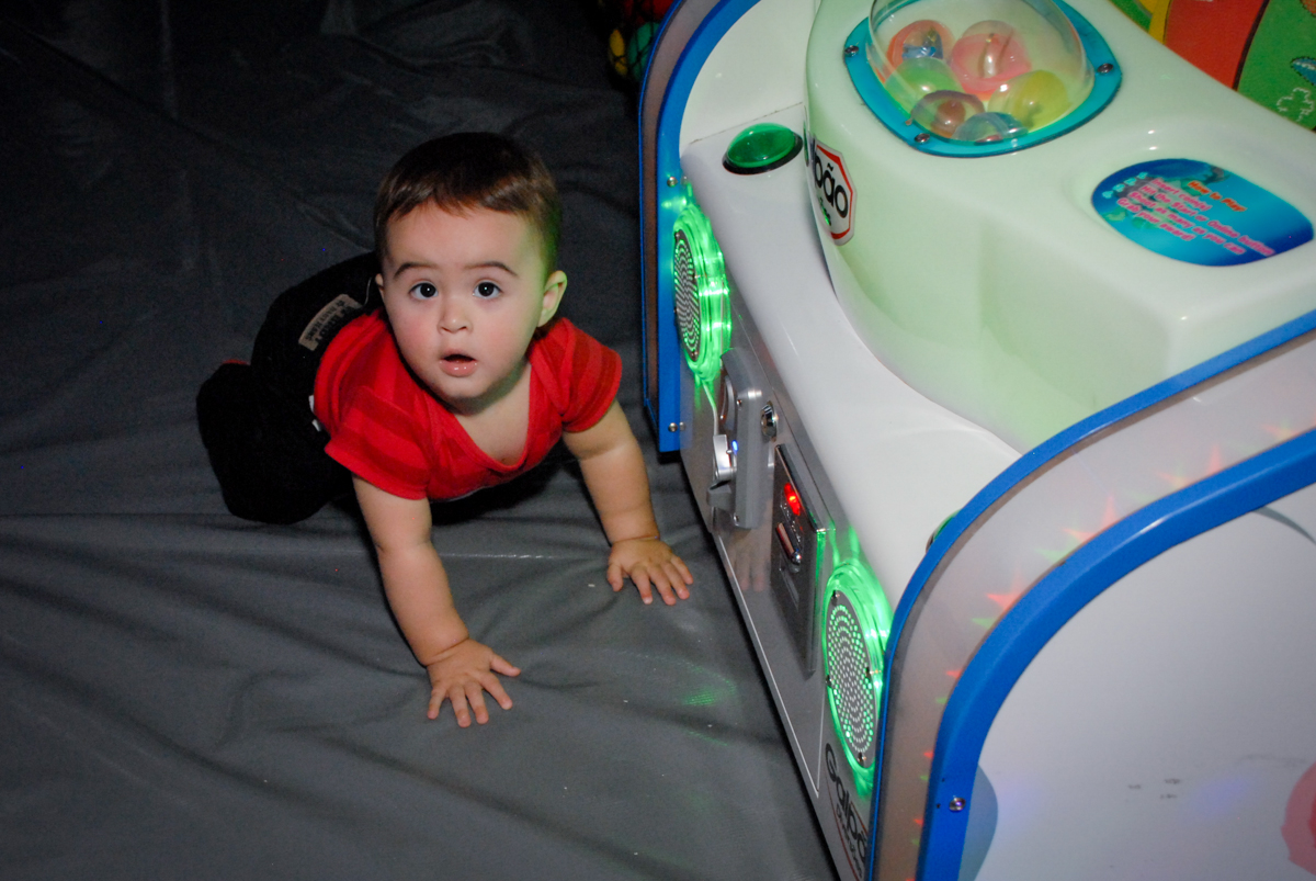 brincadeira na área baby no Buffet Galeria da Arte, Vila Maria, São Paulo, aniversário de Lorenzo 4 e Lucca 1 aninho tema da festa super herois