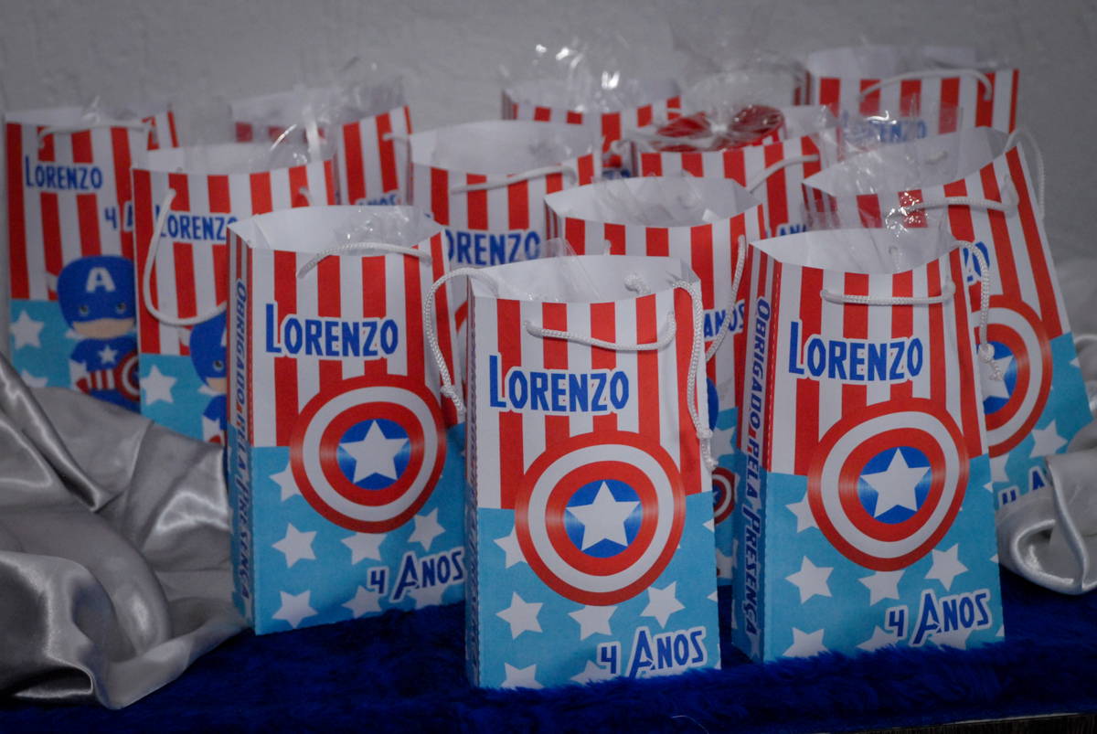 lembrança da festa do lorenzo no Buffet Galeria da Arte, Vila Maria, São Paulo, aniversário de Lorenzo 4 e Lucca 1 aninho tema da festa super herois