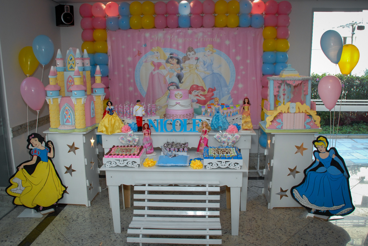 condominio vila mariana aniversario de nicole 3 aninhos tema da festa princesas