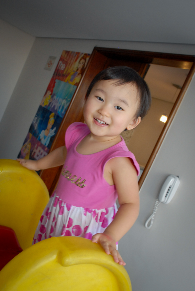 sorriso de felicidades no condominio vila mariana aniversario de nicole 3 aninhos tema da festa princesas