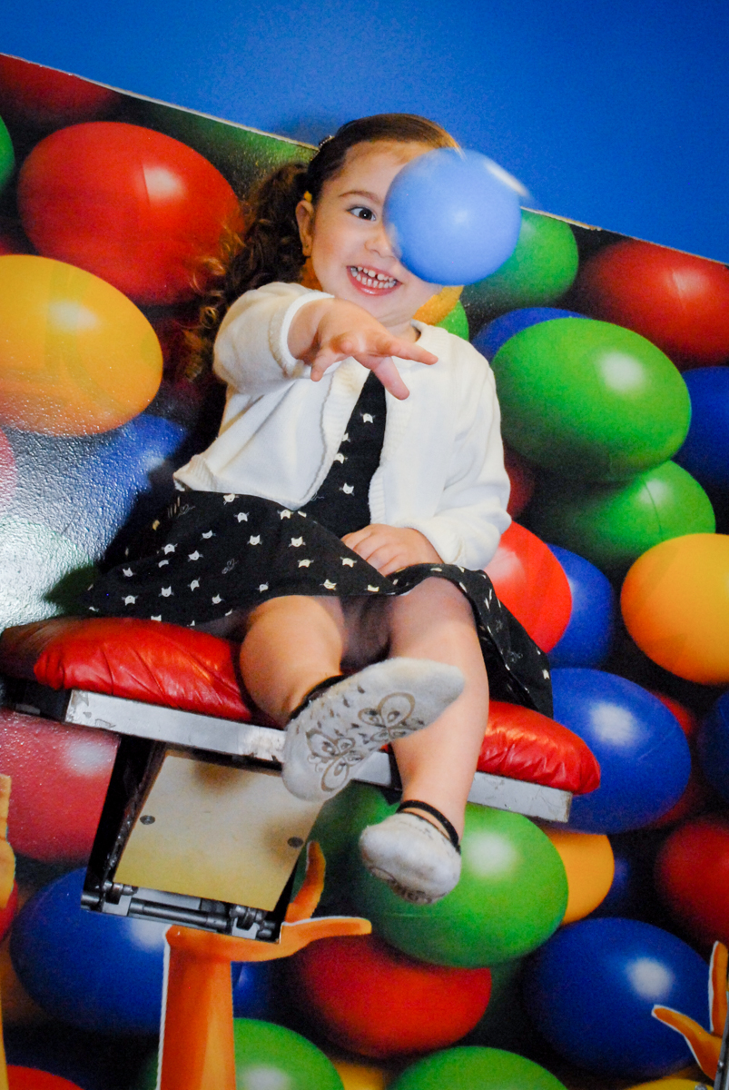 preparando para cair no tombo legal no buffet villa 18 alphaville, sao paulo, aniversario de valentina 4 anos tema da festa masha e o urso