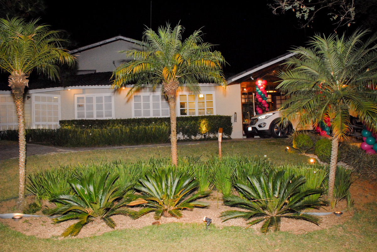 fachada do buffet villa 18 alphaville, sao paulo, aniversario de valentina 4 anos tema da festa masha e o urso
