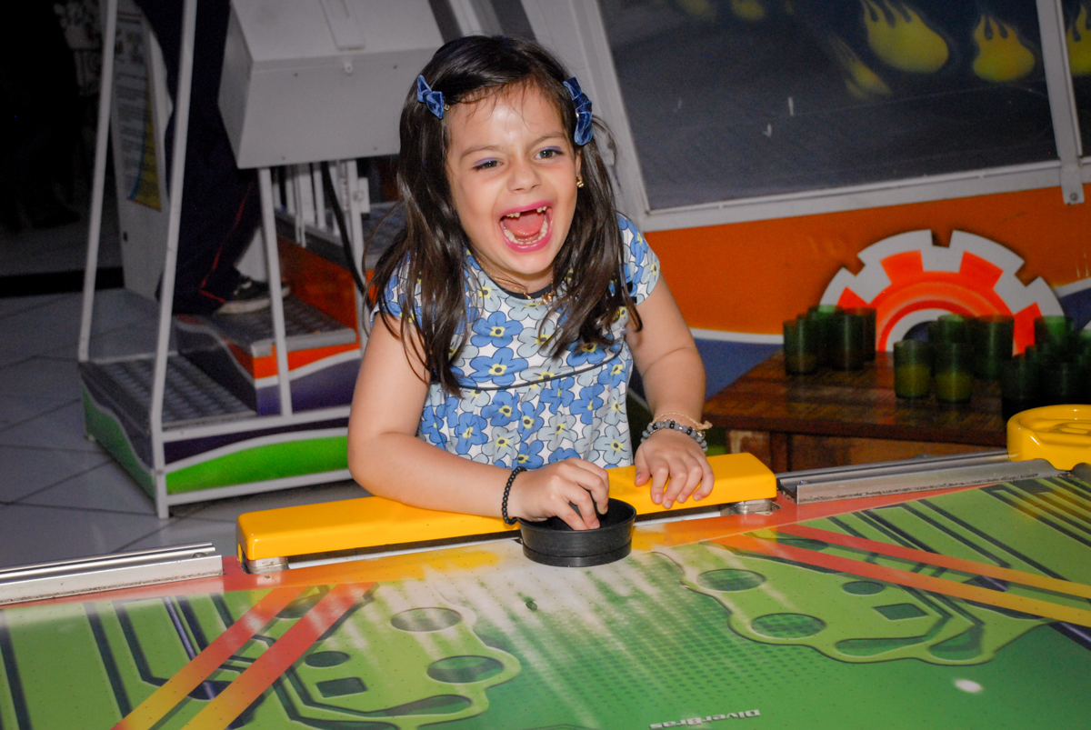 mais comemoração de gols no Buffet Fábrica da Alegria, Morumbi, São Paulo, aniversário de Otávio 5 anos, tema da festa lego super heróis