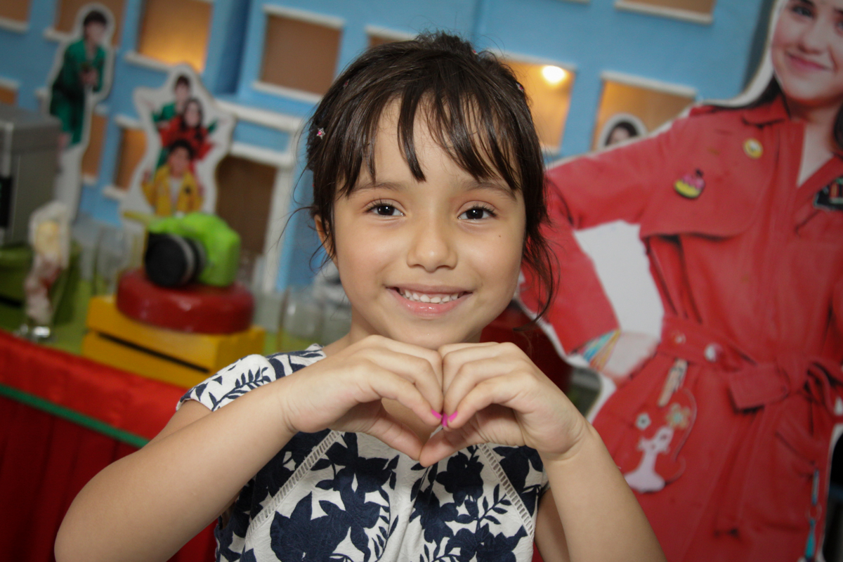 curtindo sua festa no buffet Fábrica da Alegria, Morumbi, São Paulo, aniversário de Ana Carolina, 6 anos. tema da festa detetives do predio azul