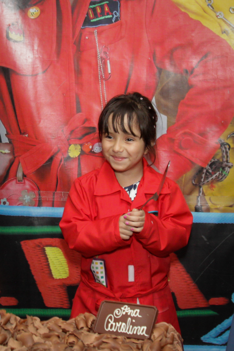 hora do parabéns no buffet Fábrica da Alegria, Morumbi, São Paulo, aniversário de Ana Carolina, 6 anos. tema da festa detetives do predio azul