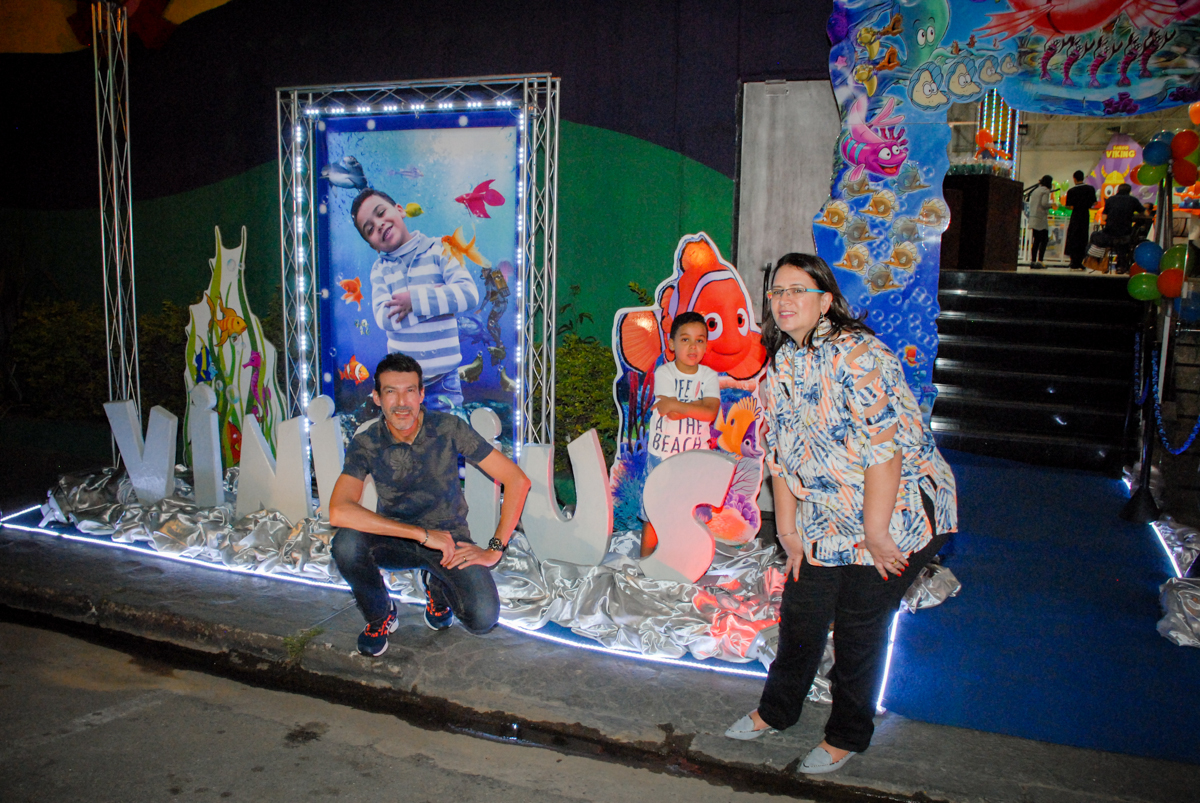 fotgrafia no banner digital no Buffet Fábrica da Alegria, Osasco, São Paulo, aniversário de Vinicius 6 anos, tema da festa Fundo do Mar
