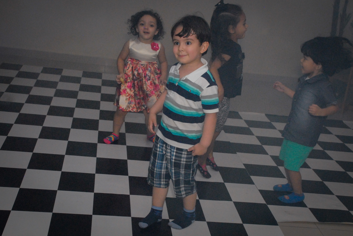 balada animada no condominio vila prudente, aniversario de rafael 4 anos, tema da festa discvery kids