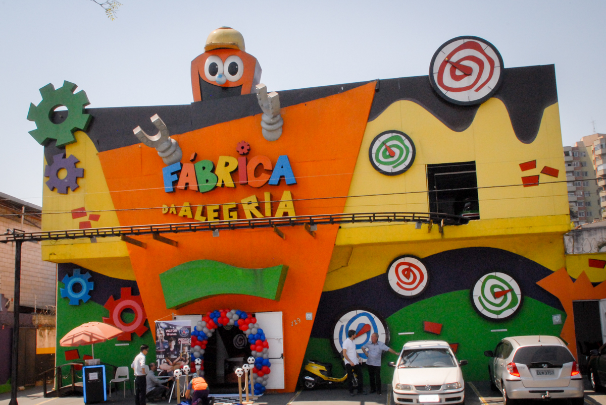 Buffet Fábrica da Alegria, Morumbi, São Paulo aniversário de Victor 10 anos e Pedro 1 aninho, tema da festa Paris Saint Germani