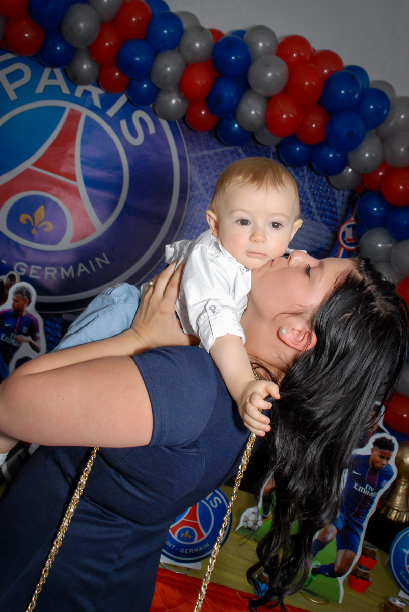aniversario com a prima no Buffet Fábrica da Alegria, Morumbi, São Paulo aniversário de Victor 10 anos e Pedro 1 aninho, tema da festa Paris Saint Germani