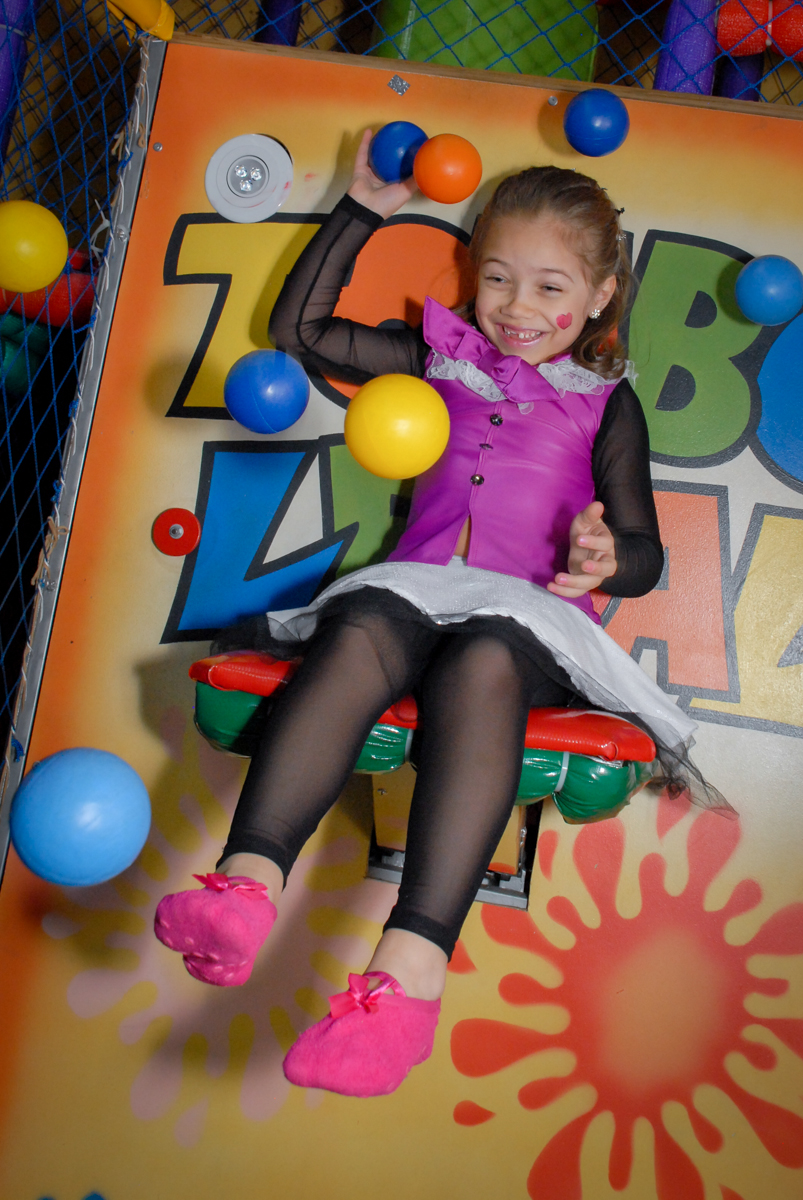 hora de cair no tombo legal no Buffet Gato Sapeka II, Osasco, São Paulo, aniversario de sophia 6 anos tema da feta monster high