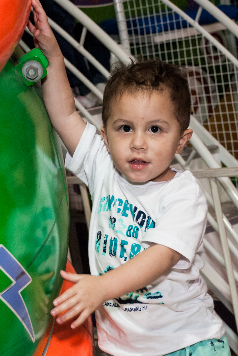 amiguinho curte a festa no Buffet Fábrica da Alegria, Osasco, São Paulo, aniversário de Felipe 6 anos, tema da festa lego