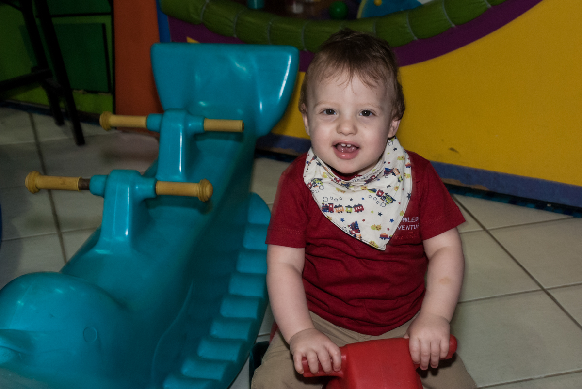 brincando na área baby no buffet Toy