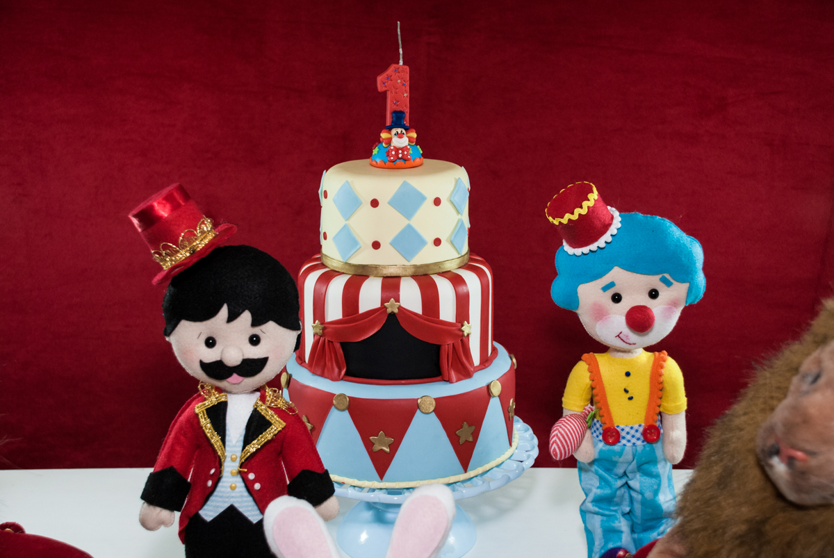 detalhe da mesa decorada no buffet Toy