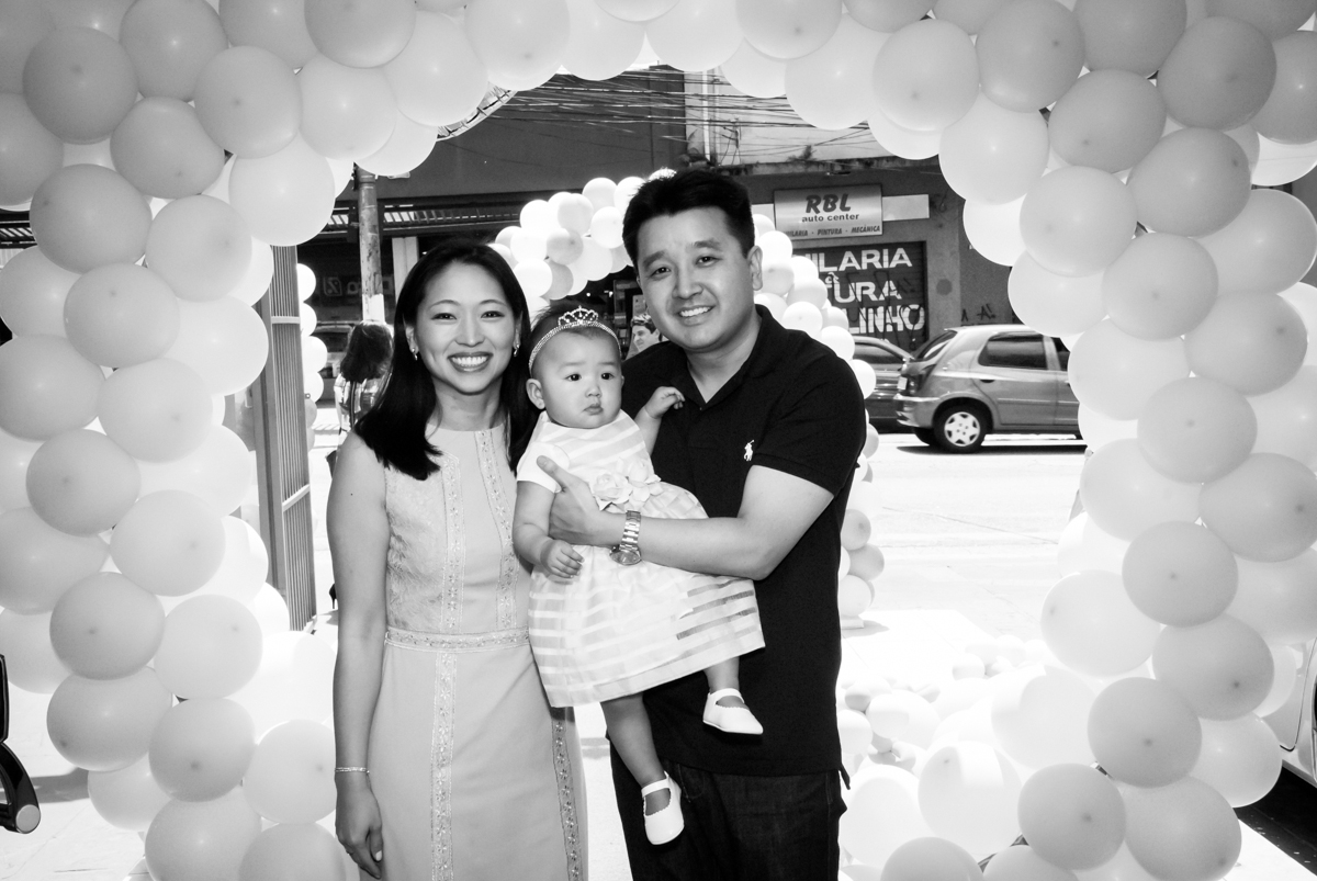 os pais estão felizes com a festa no Buffet Magic Joy, Saude São Paulo, aniversário de Gabriela 1 ano, tema da festa minie rosa