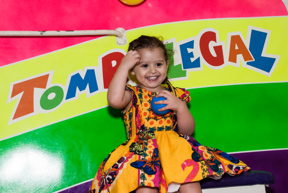 preparando para cair no tombo legal no Buffet Lacorte, Tatuapé, São Paulo aniversário de Luiza 3 anos, tema da festa A Bela e a Fera