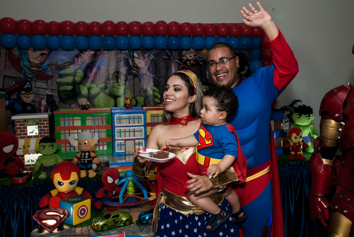 final de festa no buffet Zezé e Lelé, aniversário de Otávio 1 ano, tema da festa heróis baby