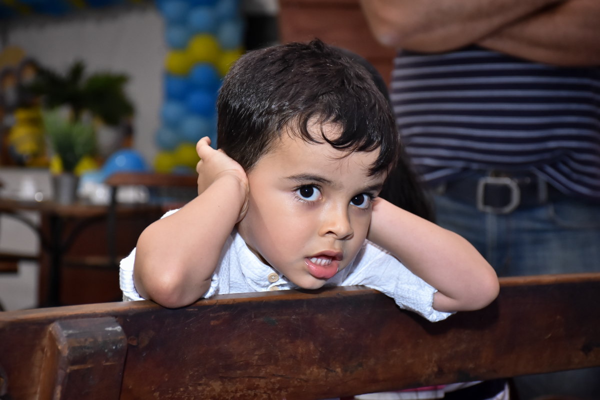 aguardando para brincar no aqua play no Buffet Fábrica da Alegria, Osasco, São Paulo, tema da festa, meu malvado favorito