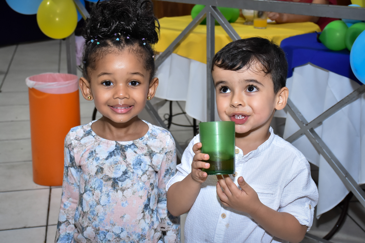 hora do lanche no Buffet Fábrica da Alegria, Osasco, São Paulo, tema da festa, meu malvado favorito
