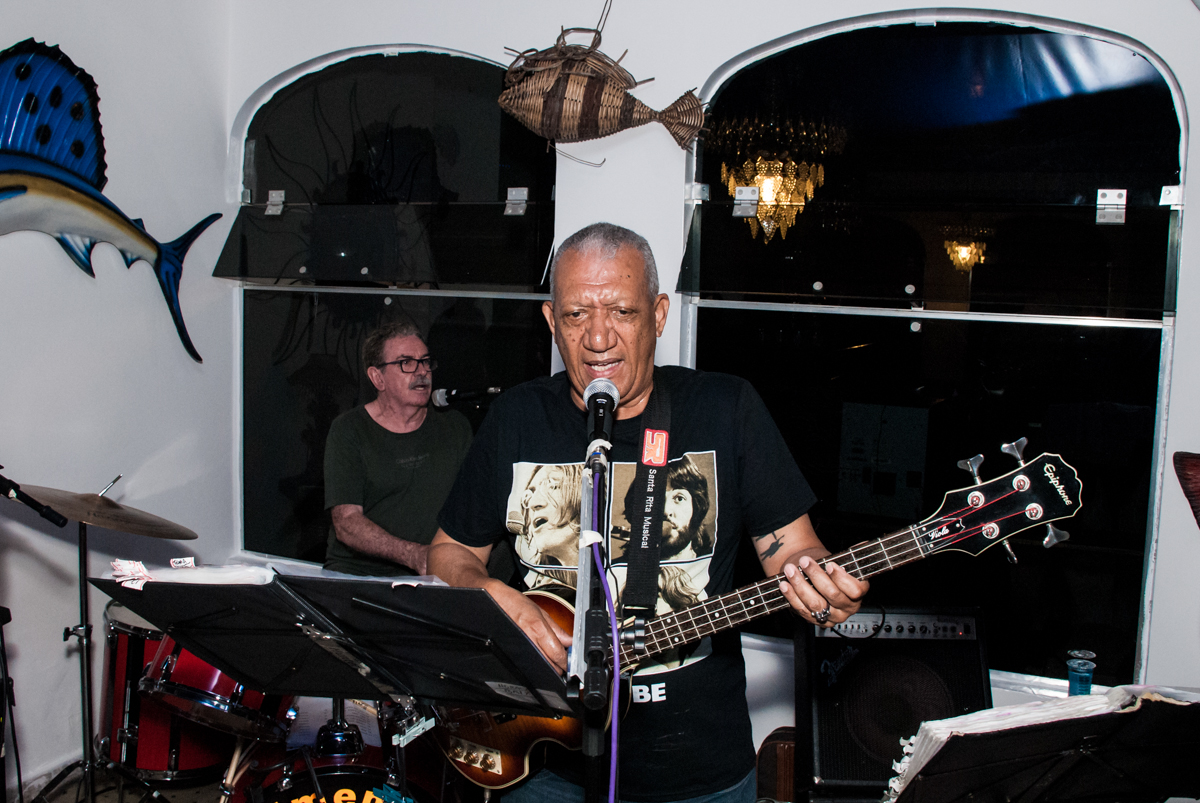 banda dos anos 60 muito animada no aniversário de Helena 40 e Wanderley 67 anos, festa realizada no condomínio, Morumbi, São Paulo