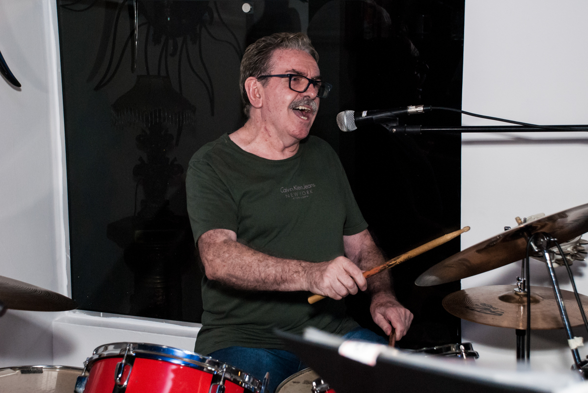 banda dos anos 60 no aniversário de Helena 40 e Wanderley 67 anos, festa realizada no condomínio, Morumbi, São Paulo