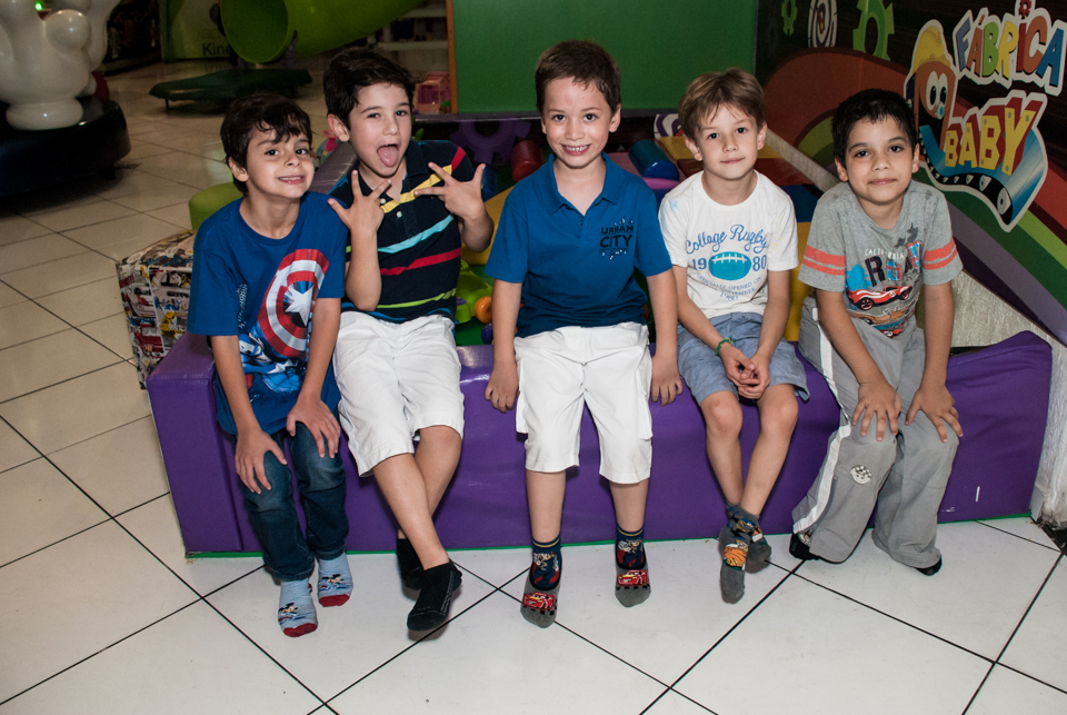 aniversariante e os amigos no Buffet Fábrica da Alegria Morumbi, São Paulo, aniversário de Leonardo 7 anos, tema da festa Big Hero 6