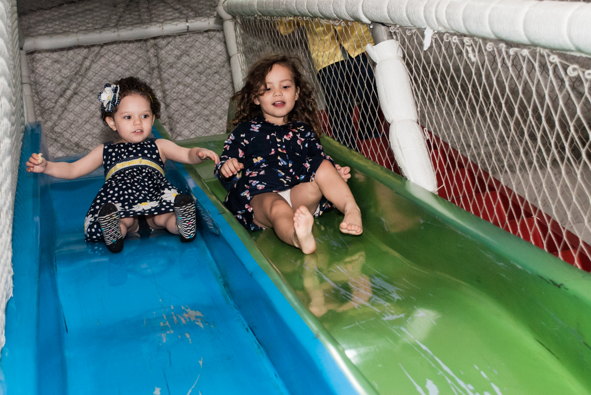 escorregador divertido no Buffet Fábrica da Alegria, Osasco,São Paulo, aniversário de Vitor 10 anos, tema da festa Patrulha Canina