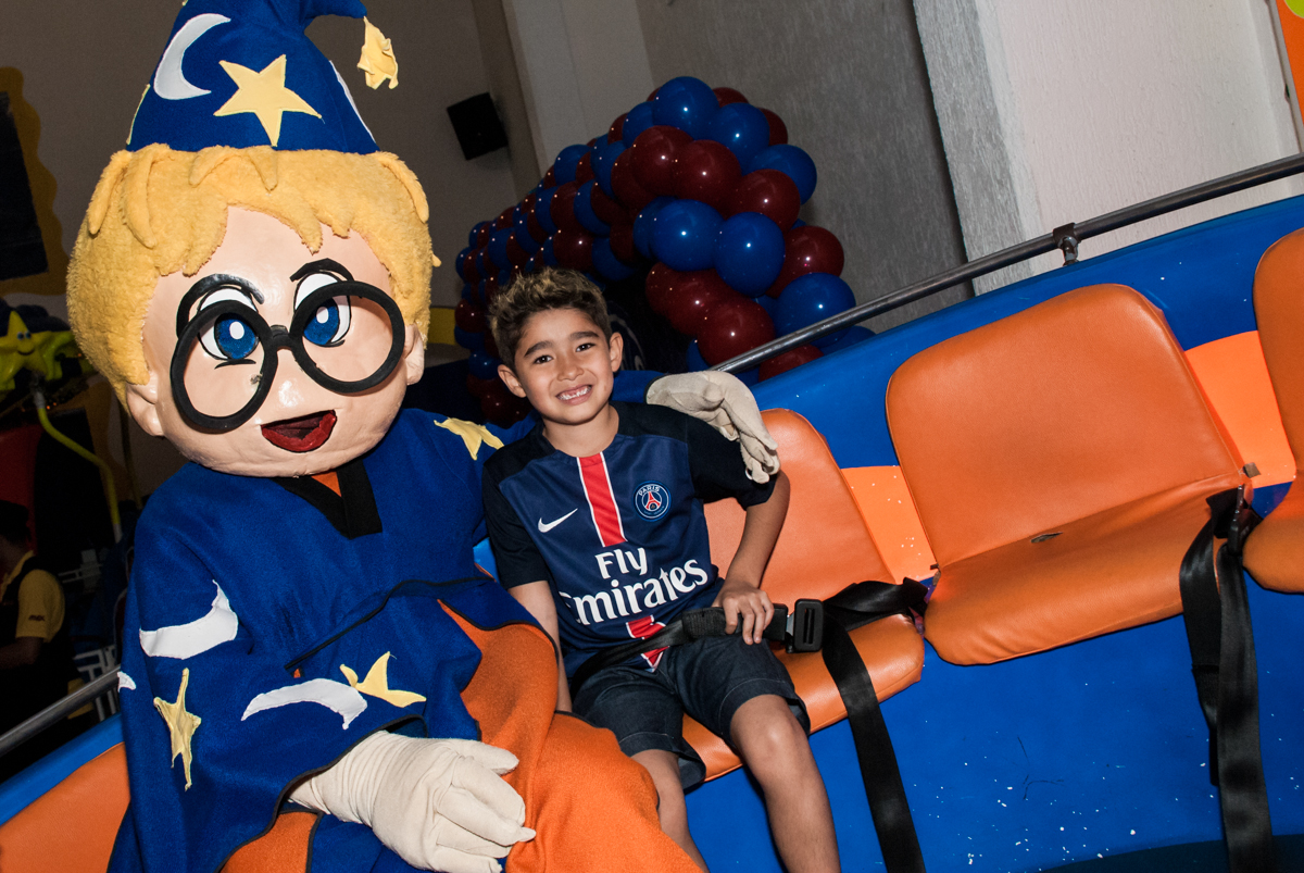 final da festa no Buffet Salakaboom aniversário de Gabrile 7 anos, tema da festa Paris San German