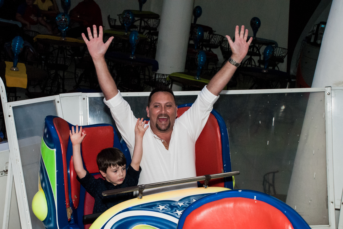 animação no brinquedo jornada nas estrelas no Buffet Fábrica da Alegria, Morumbi, São Paulo aniversário de Arthur 4 anos e Alex 2, tema da festa Patrulha Canina