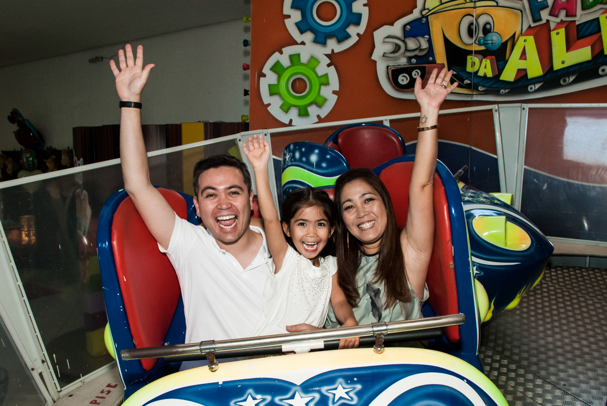 brincadeira divertida no jornada nas estrelas no Buffet Fábrica da Alegria, Morumbi, São Paulo, aniversário de Isabela 6 anos, tema da festa Elena de Avalor