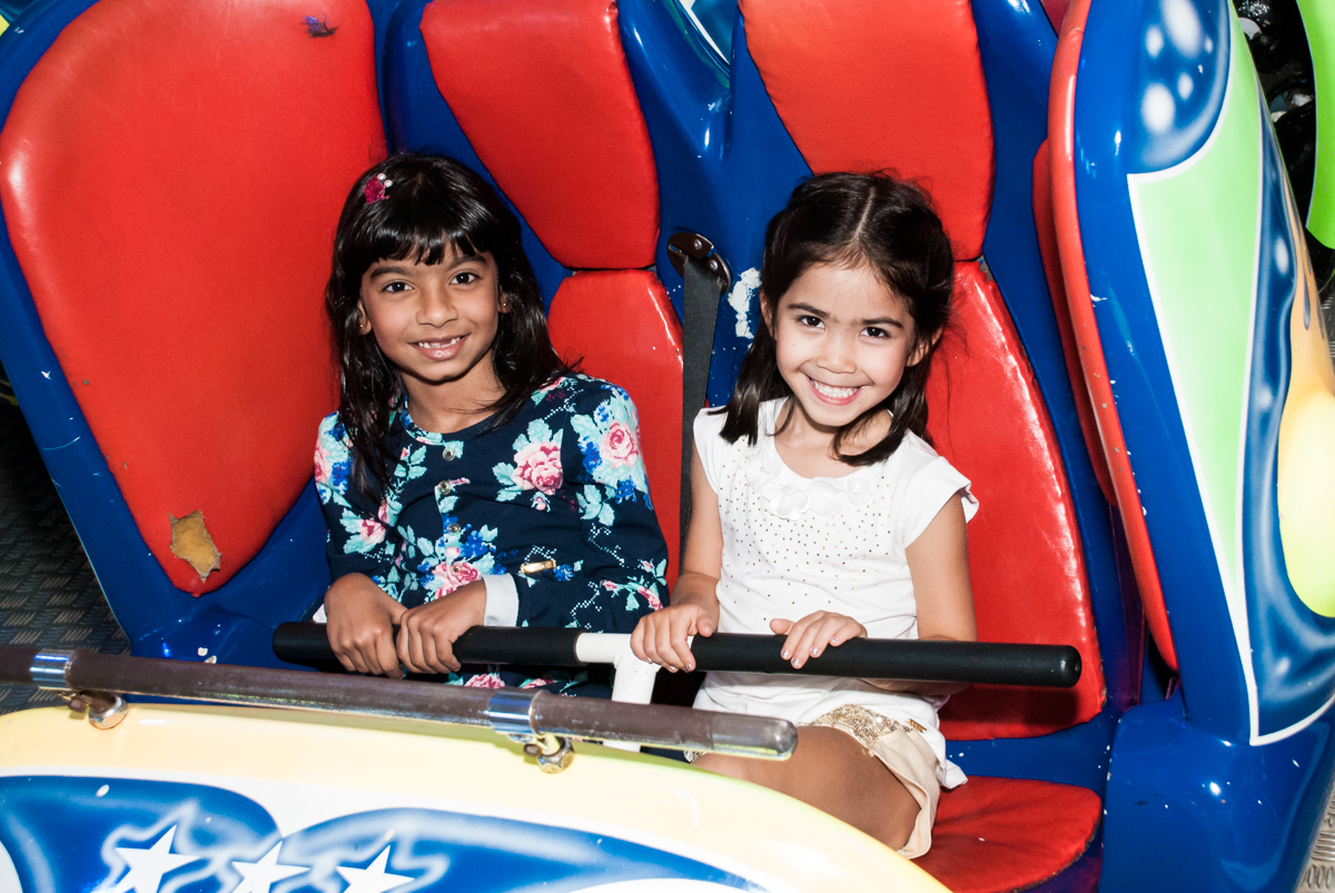 amigas curtem o jornada nas estrelas no Buffet Fábrica da Alegria, Morumbi, São Paulo, aniversário de Isabela 6 anos, tema da festa Elena de Avalor