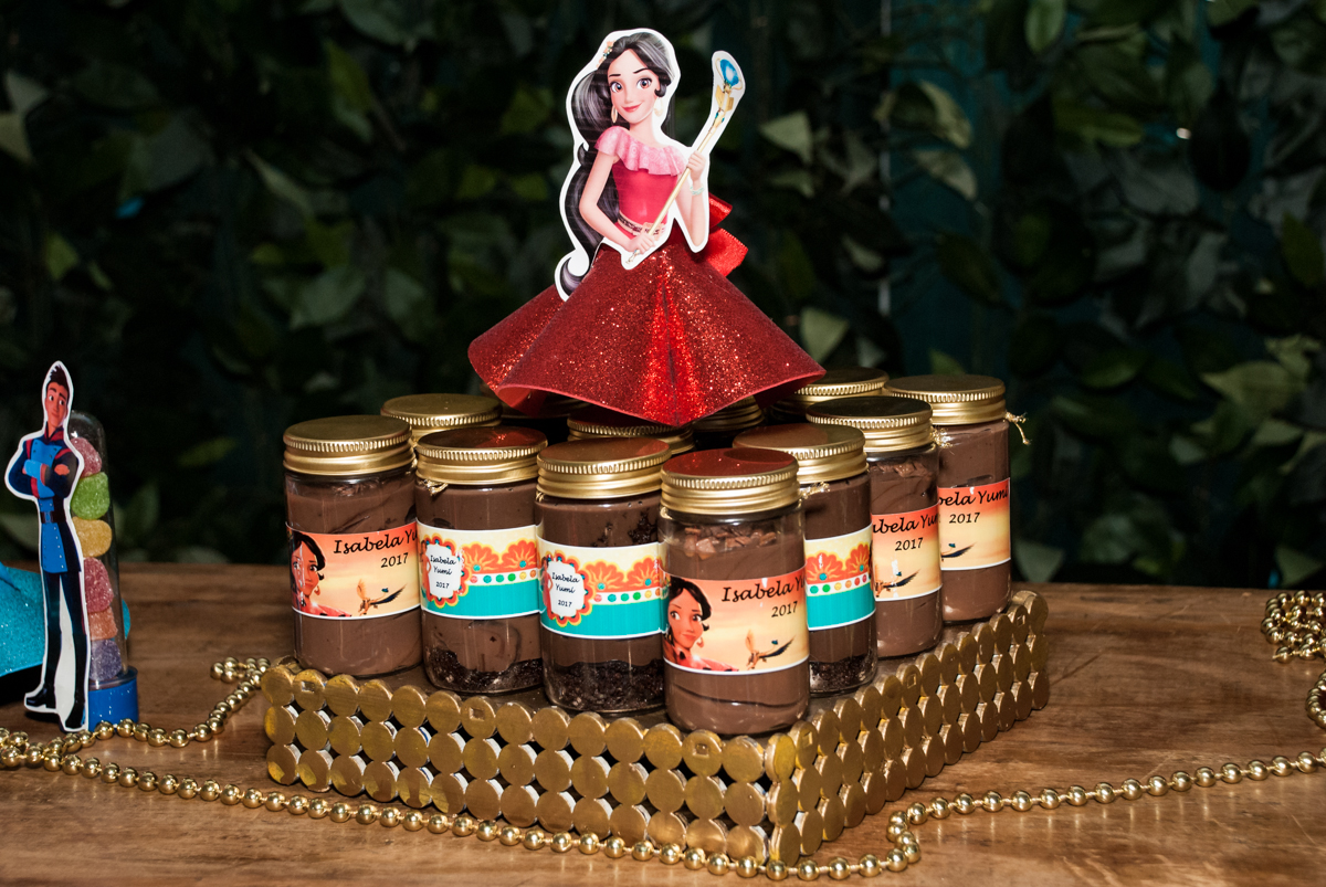 detalhes das lembrancinhas no Buffet Fábrica da Alegria, Morumbi, São Paulo, aniversário de Isabela 6 anos, tema da festa Elena de Avalor