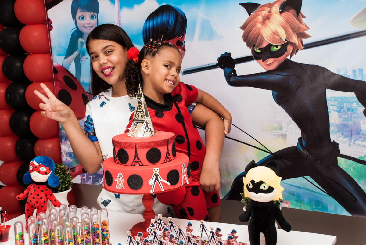 fotografia animada no Condominio Vila São Francisco aniversário de Letícia 5 anos, tema da festa miraculos