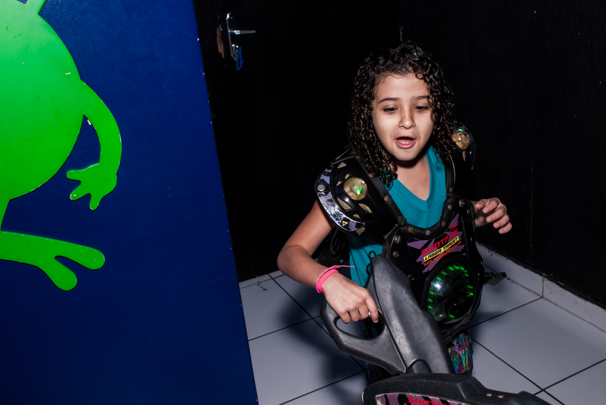 lazer divertido no Buffet Magic Joy, Saúde, São Paulo, aniversário de Beatriz e Marina, tema da festa Valente