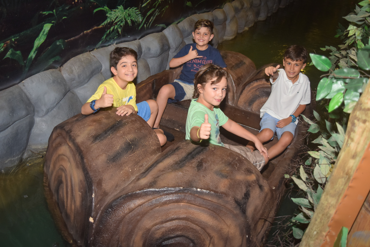 amigos se divertem na festa no Buffet Cumbaya, Tatuapé, São Paulo, aniversário de Gabriela 3 anos tema da festa fadas