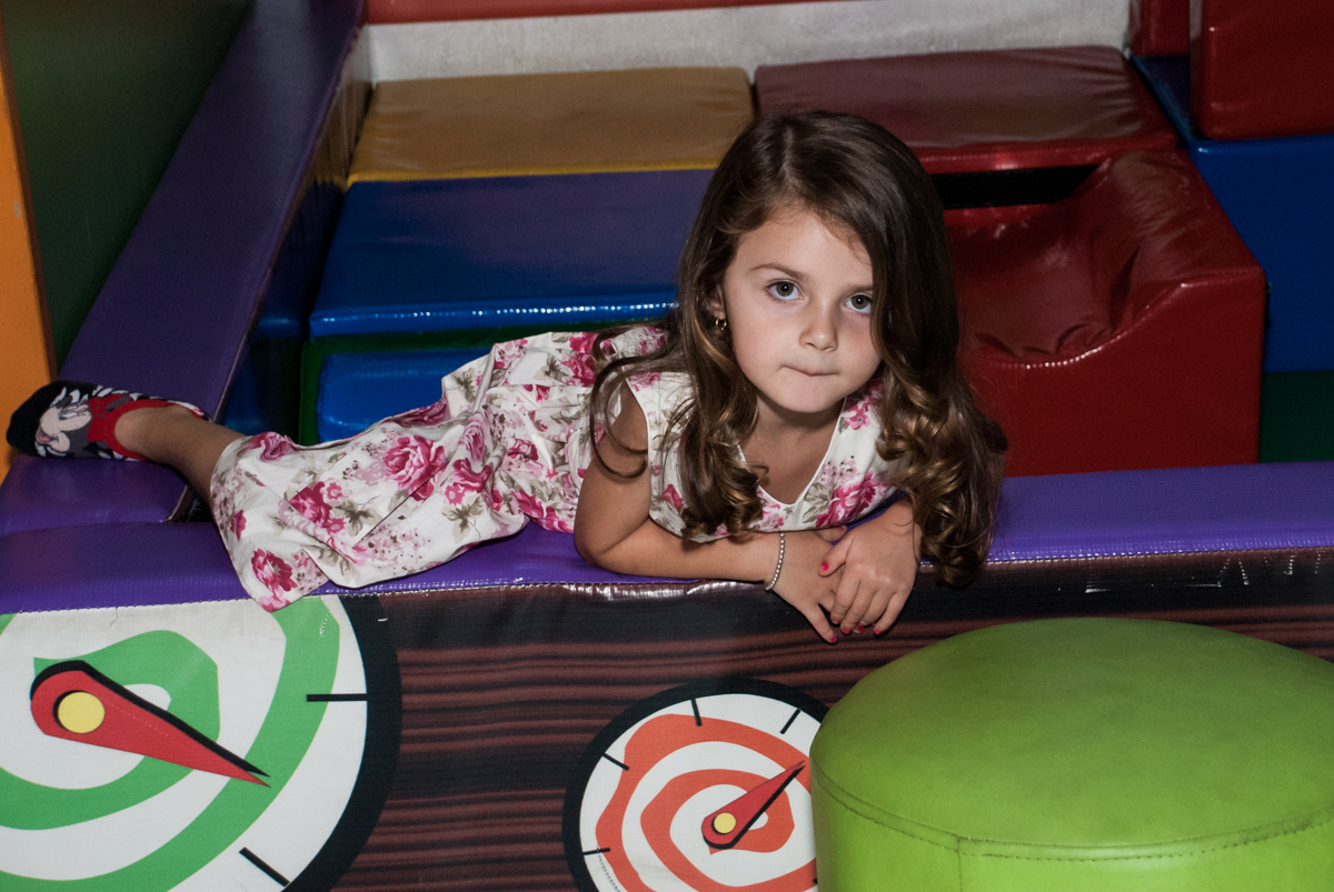 brincadeiras divertida na área baby no Buffet Fábrica da Alegria Morumbi, São Paulo, aniversário de Isabela 4 anos, tema da festa Patrulha Canina